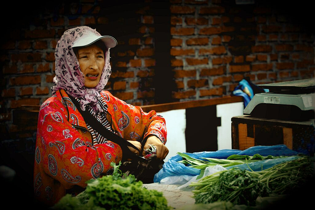 卖菜妇女.jpg