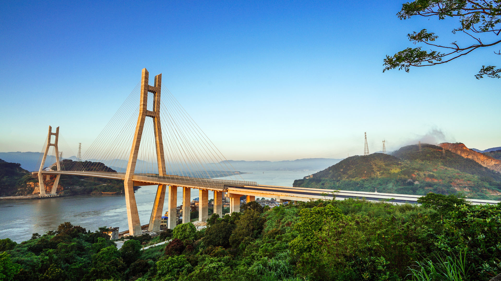 跨海桥春色,摄于2019年4月17日福建省连江县琯头镇长门村跨海大桥风光