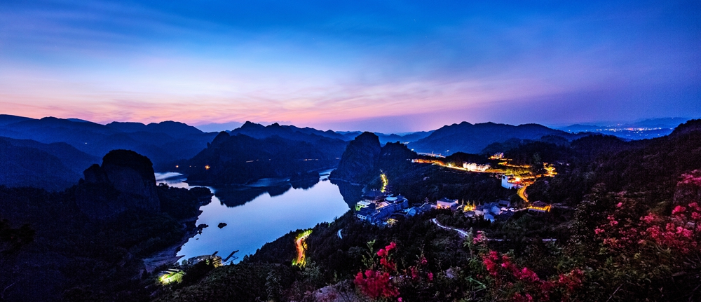 九仙湖夜色 2019年4月8日 摄于铜钹山景区