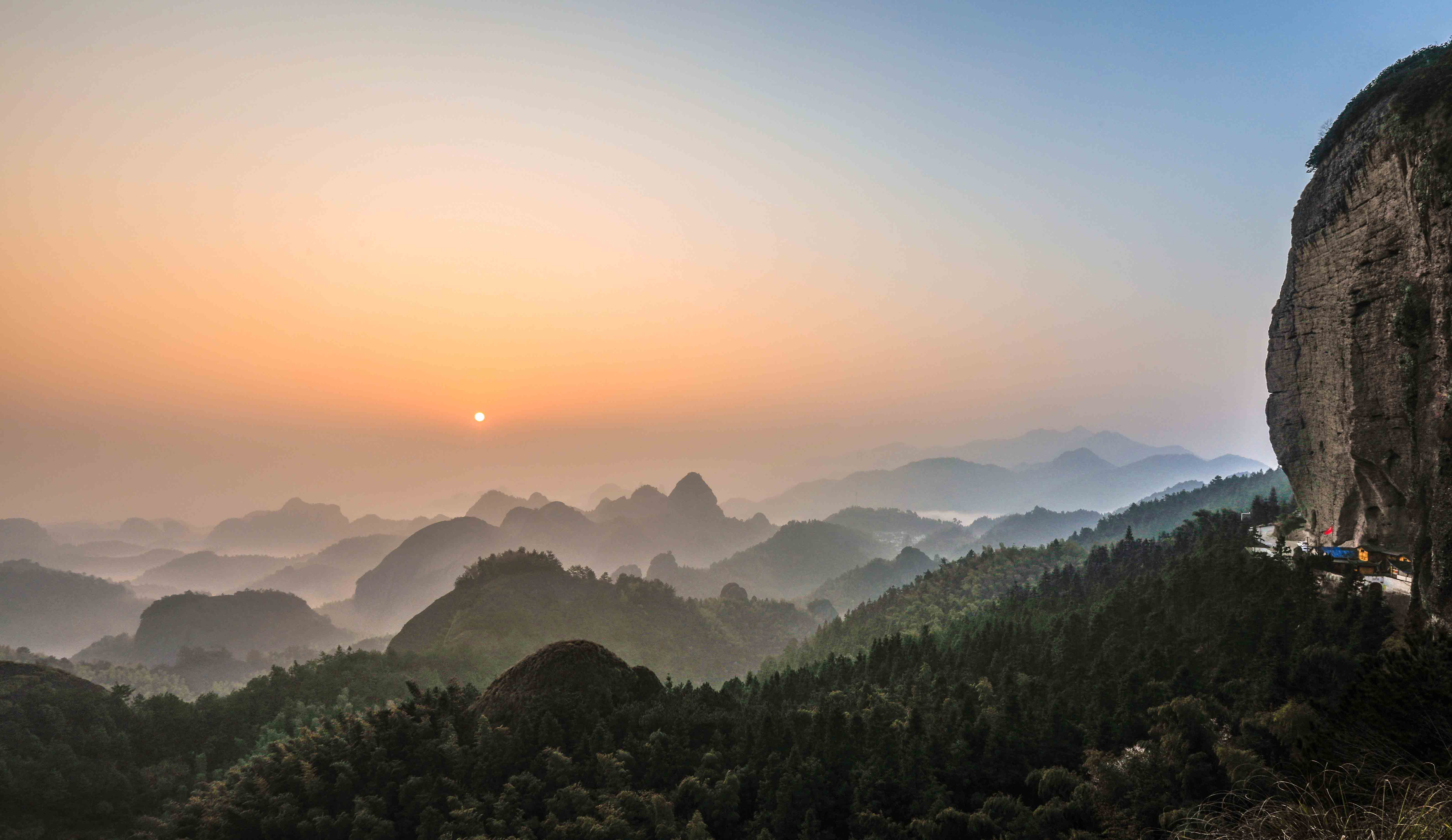 千山叠翠 沈由 13907035717 19年3月摄于广丰区铜钹山_v9a6705-3.jpg