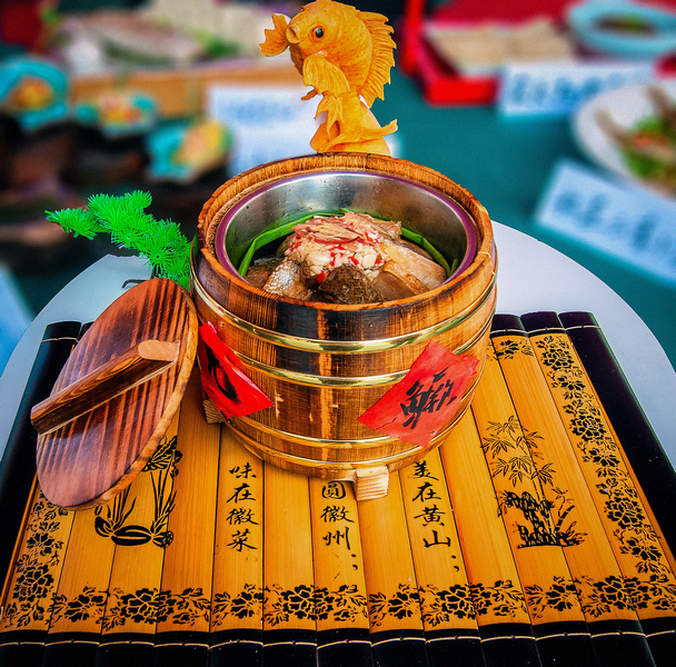 作品《鳜鱼香》于2017年拍摄婺源徽菜大赛现场-中国徽文化摄影作品