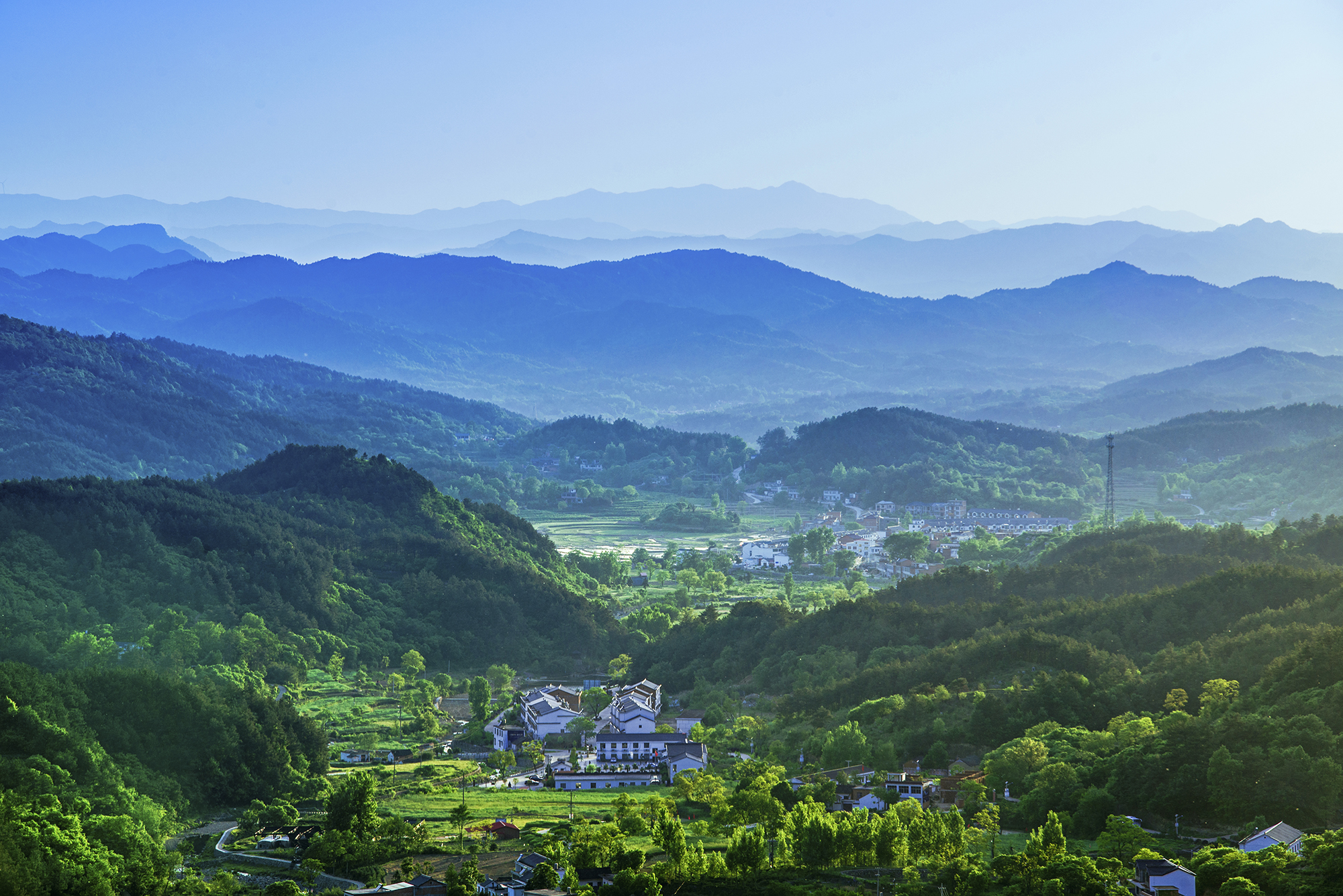 河南省商城县里罗城村