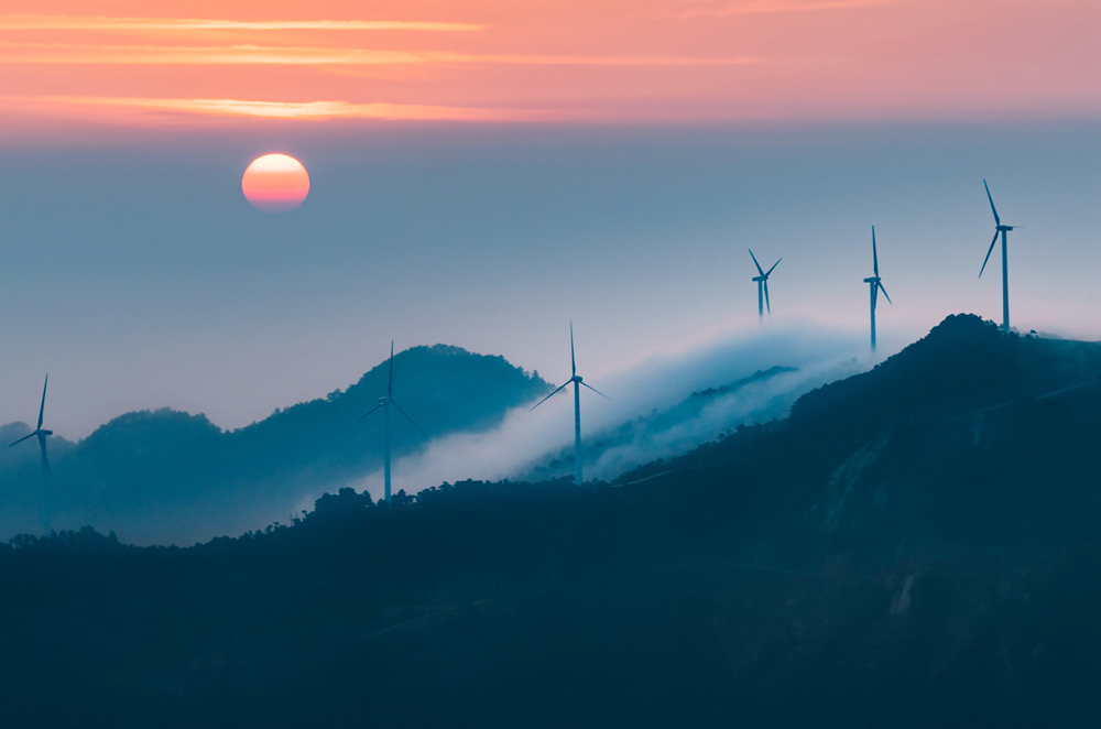 2019年5月,摄于河南商城黄柏山东峰尖,旭日东升的场景.
