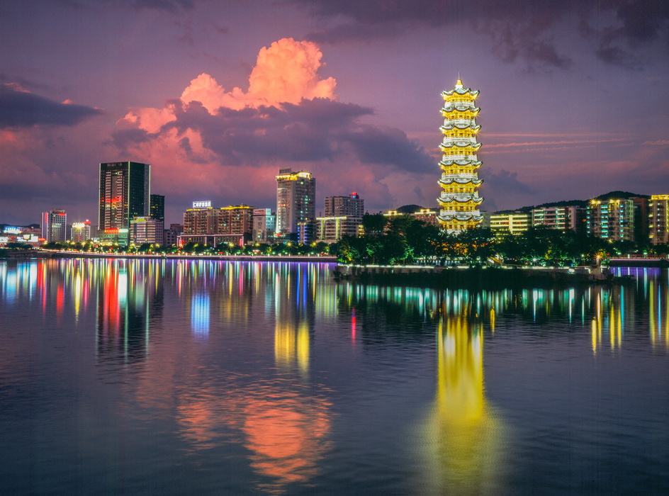 韶关市洲心岛通天塔 组照