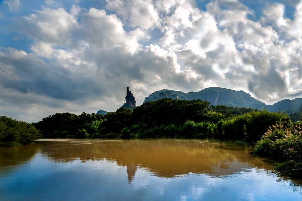 《山青水秀好风光》