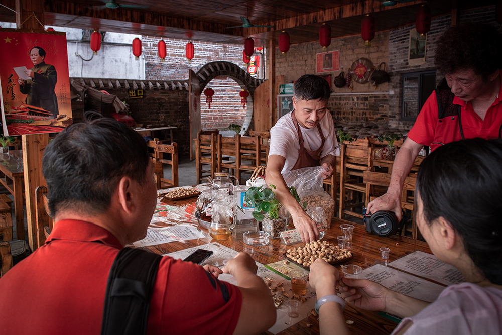 (组图)《热情好客的李大哥》