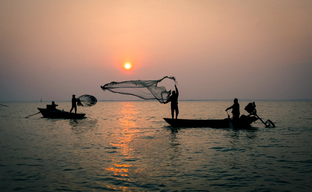 抛网捕鱼-洪泽湖61渔家风情西顺河全国摄影大展征稿区-大众摄影网