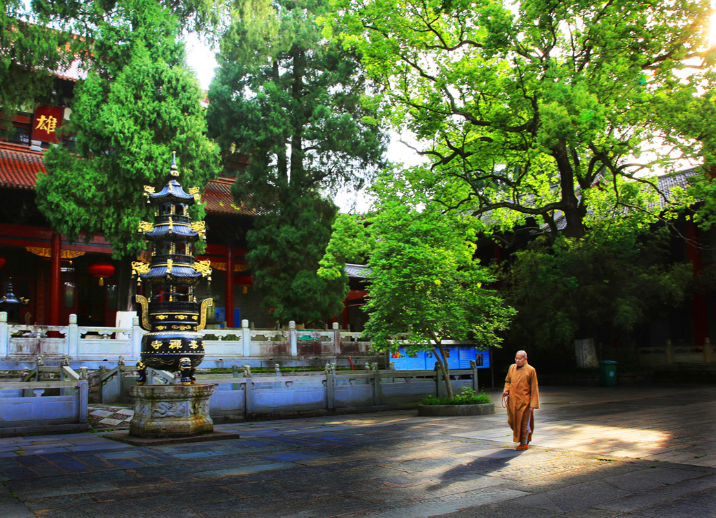 《佛在心中》罗亚毅摄 13970503003 摄于靖安县宝峰寺.jpg