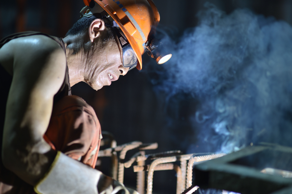 《最美电焊工》