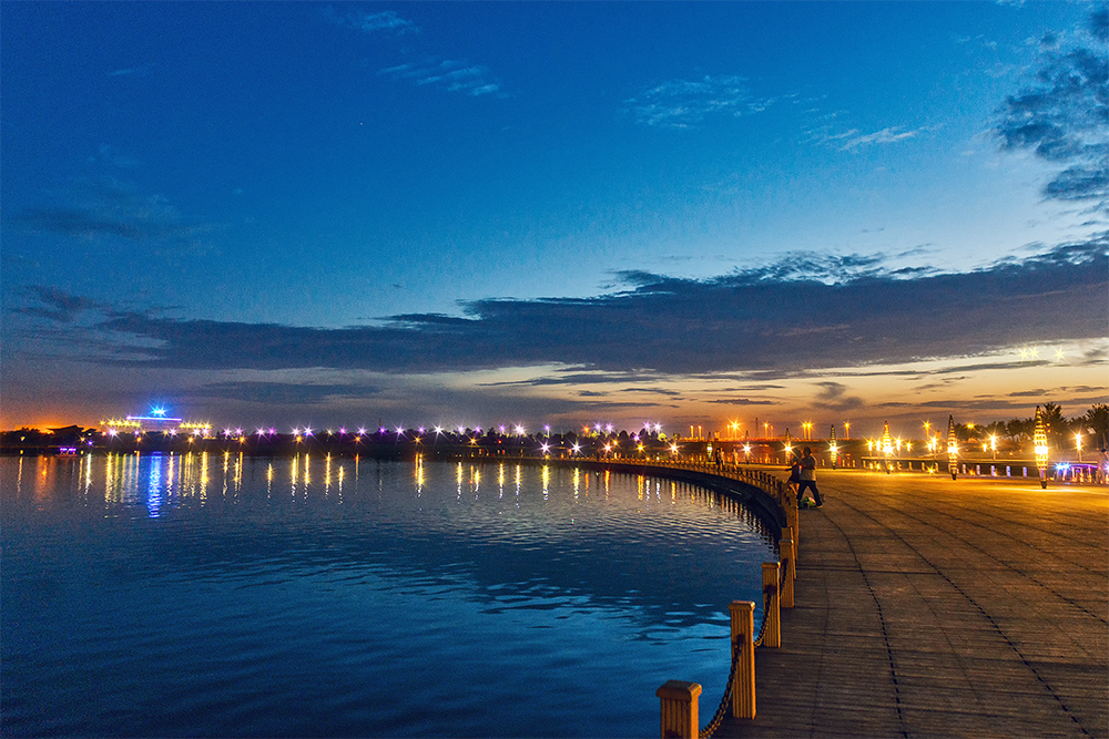 夜幕下的节庆广场-"生态福地 智造名城"马鞍山全国摄影大展-大众摄影