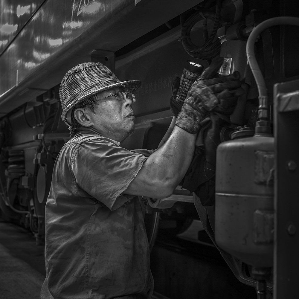 2015年8月摄于福州市火车机务段维修车间