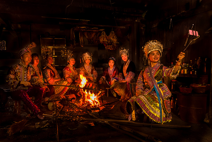 苗家火塘欢乐多组照