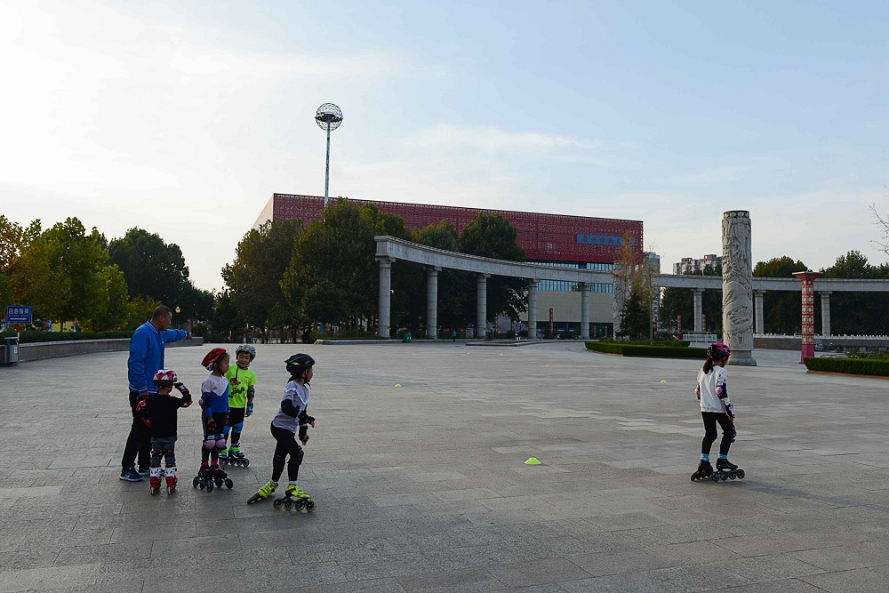 向梦想出发,拍摄于2018年山东省莱州市科技广场,姓名李伟光,电话