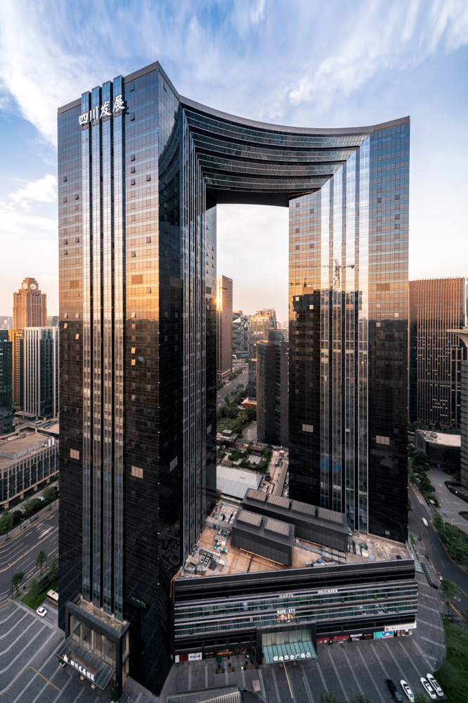 《成都裤衩楼》