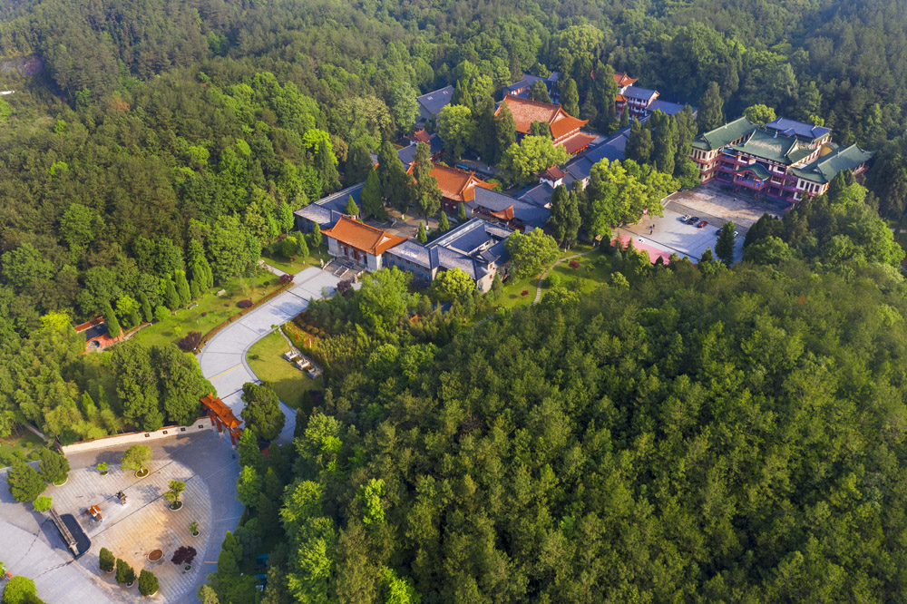 鸟瞰宝峰寺