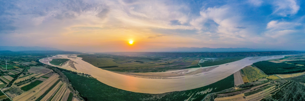 长河沃土落日圆