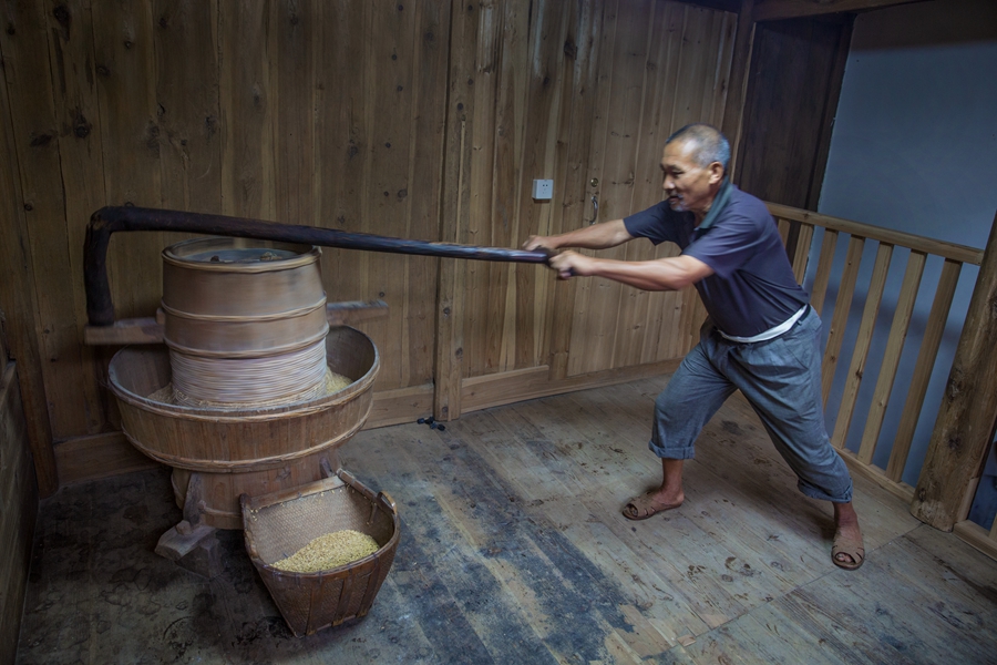 古法碾米