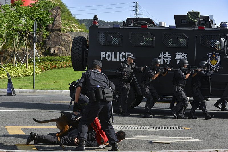 组照《反恐演习》