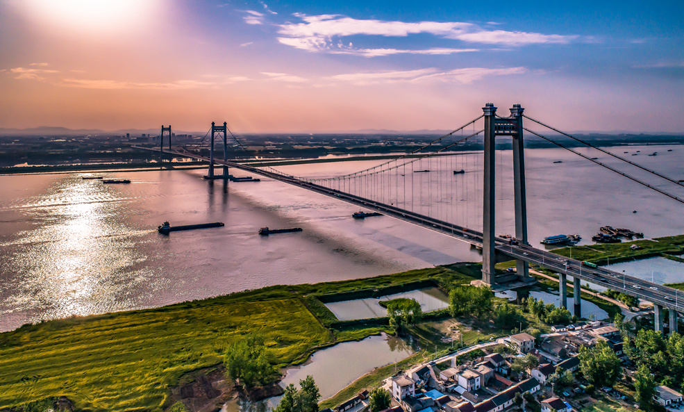 【马鞍山长江大桥雄姿】