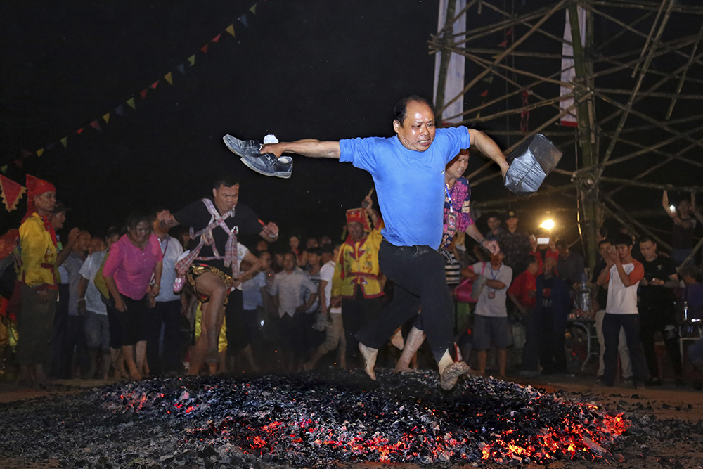 民间习俗过火海(组照)