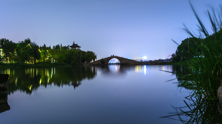 石湖之韵摄于2018.8-9月,苏州市石湖景区,适逢中秋之际