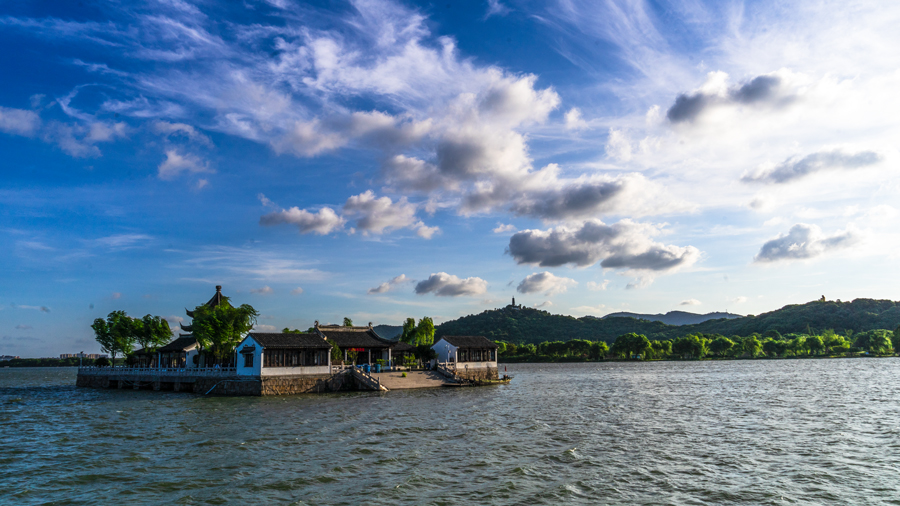 石湖之韵摄于2018.8-9月,苏州市石湖景区,适逢中秋之际