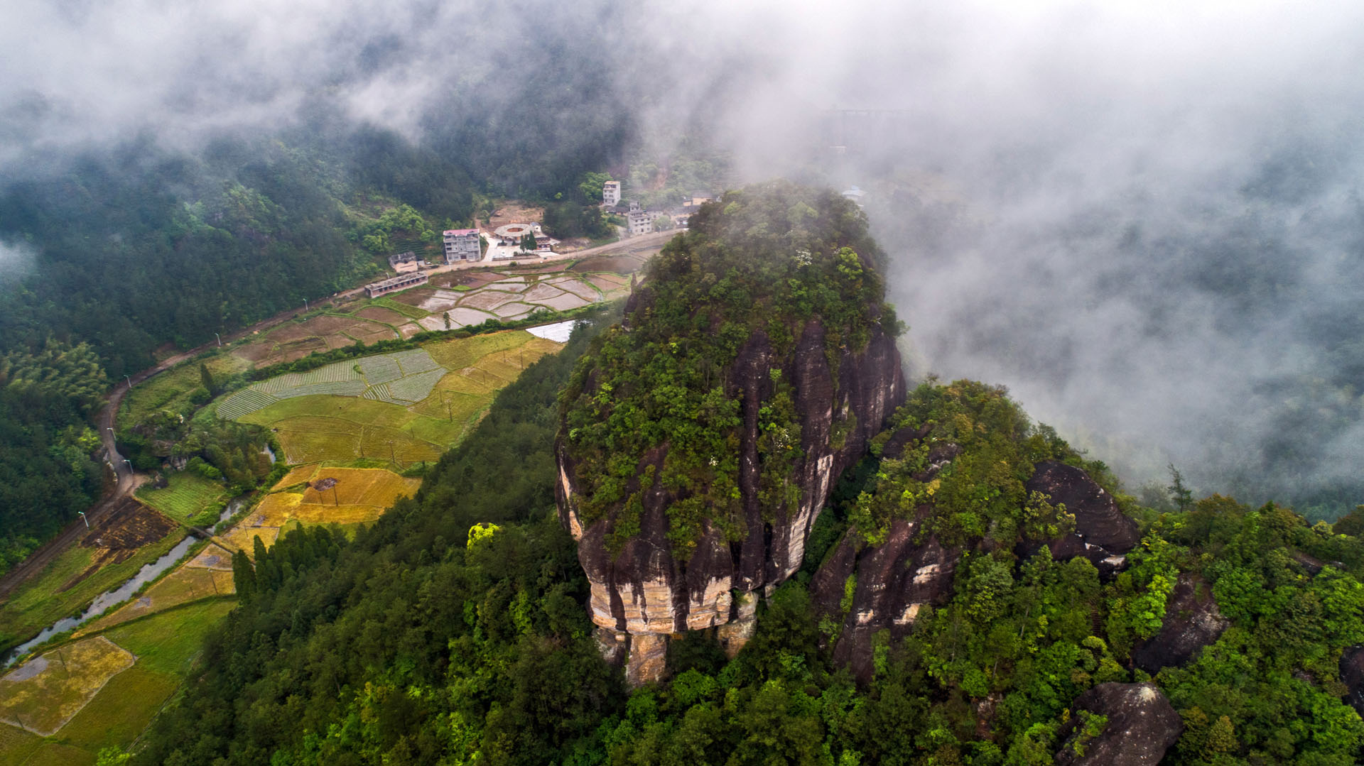 仙山人家(组图)1,摄于2019,5,14,福建省政和县杨源乡境内洞宫山.jpg.