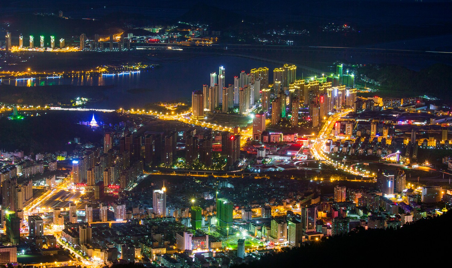 小城夜曲—— 2017年8月摄于福建宁德.jpg