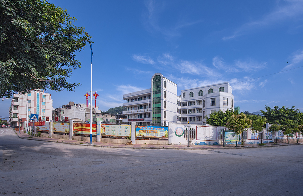 乡村小学(组照2) 福建省连江县筱埕镇中心小学.jpg