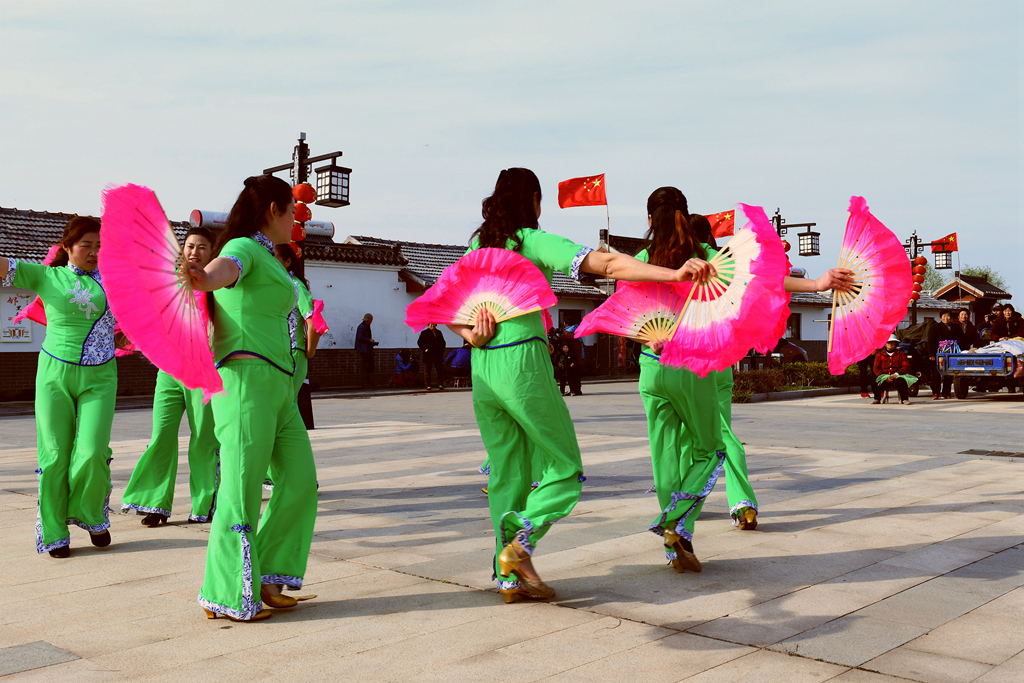 《村舞》组照8幅