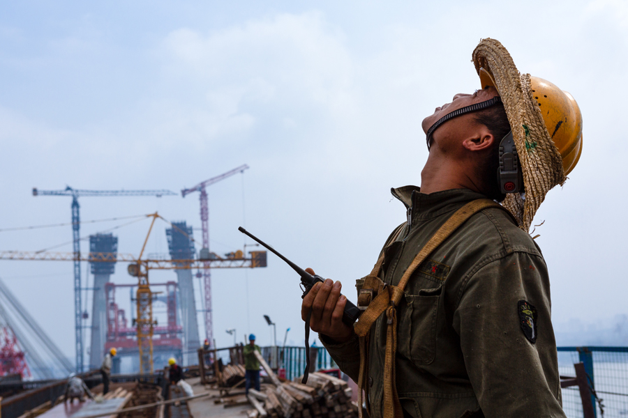 《桥梁建设者》(组图)