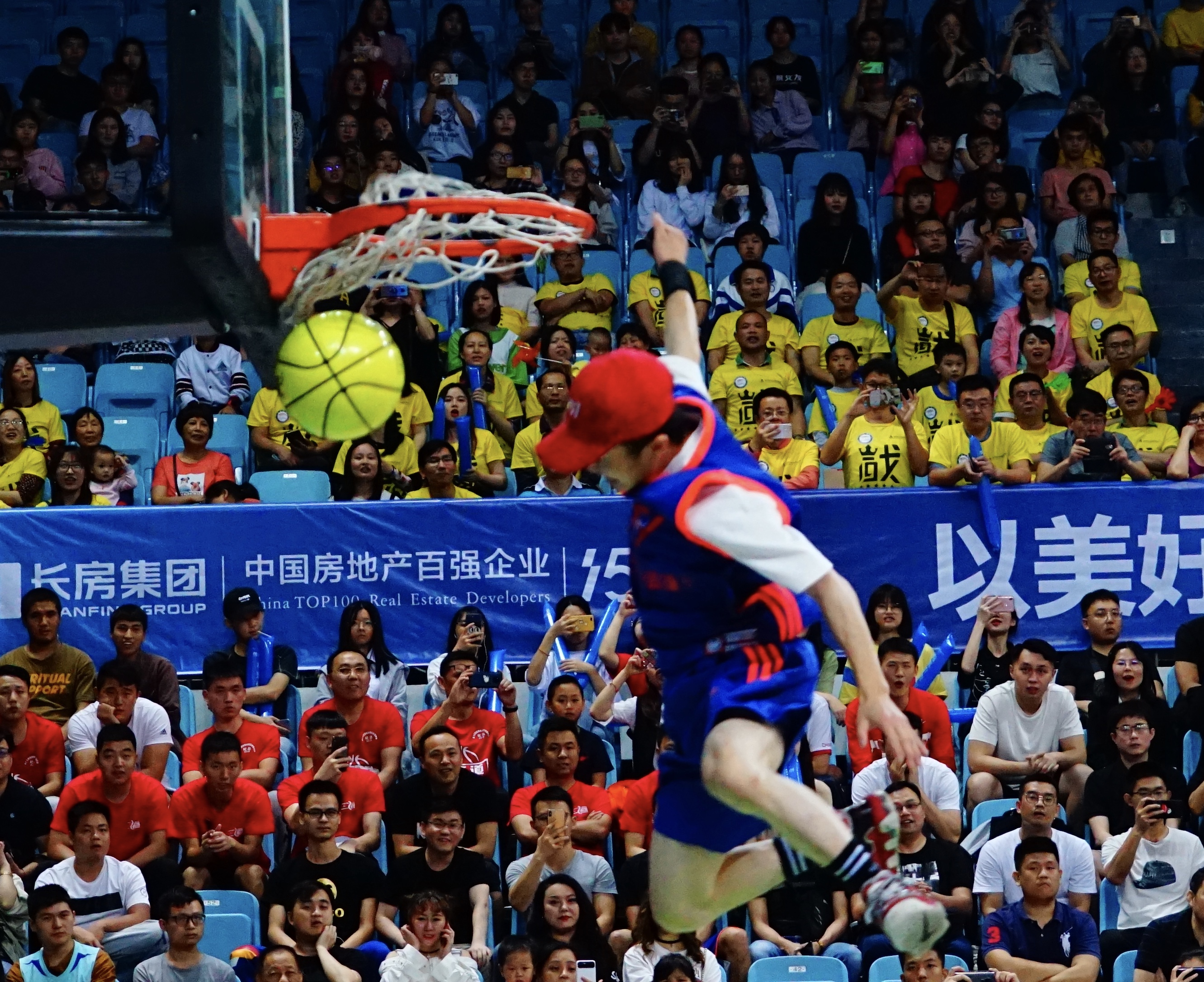 湖南省直篮球赛花式篮球灌篮表演.