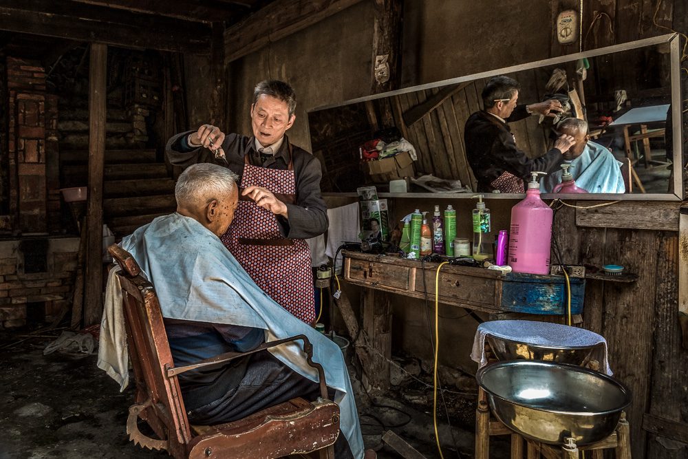 《古镇理发店》