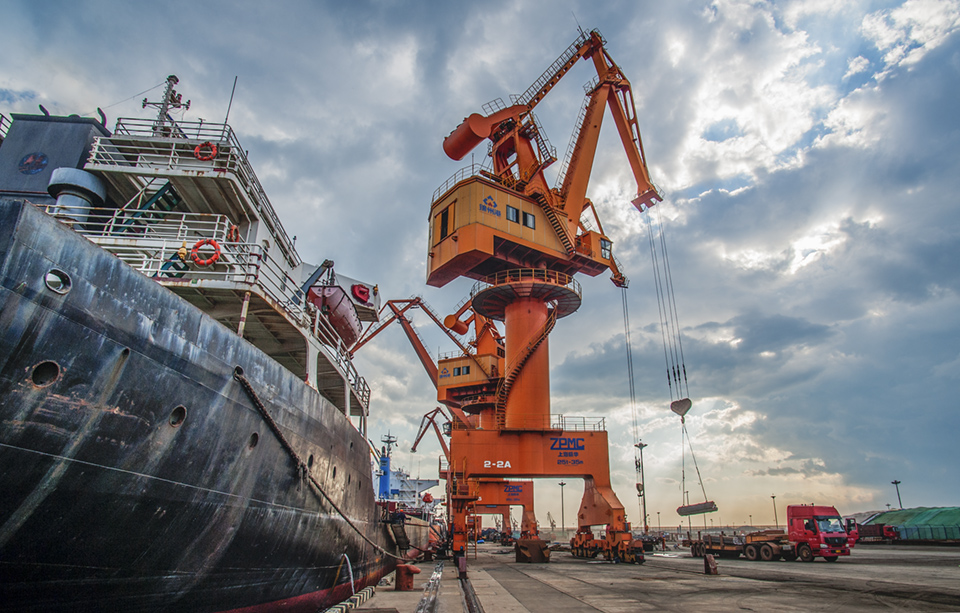 2017年拍摄于辽宁锦州港