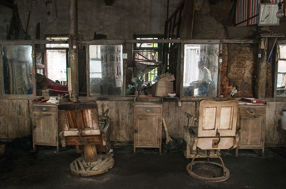 组照《古镇理发铺》