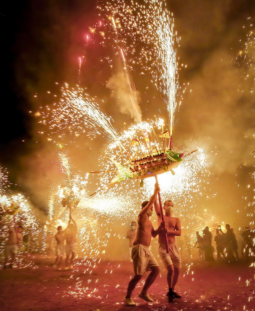 游刃有鱼 2019年元宵夜拍摄于广东梅州市埔寨火龙现场.
