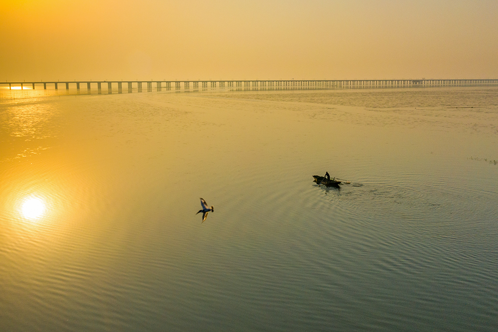 石臼湖上的捕鱼人