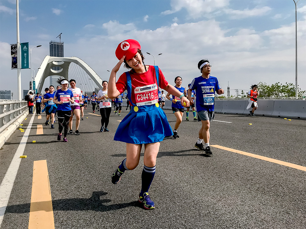 时尚女马拉松女选手