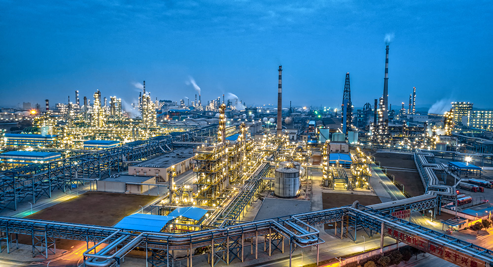 江西九江市石化炼油厂夜色.