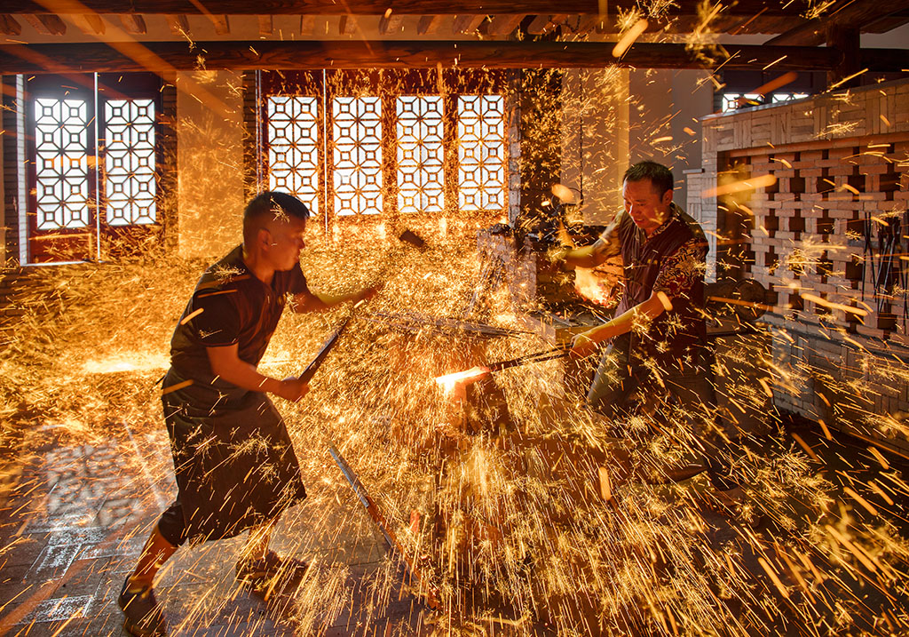 《千锤百炼铸龙泉》