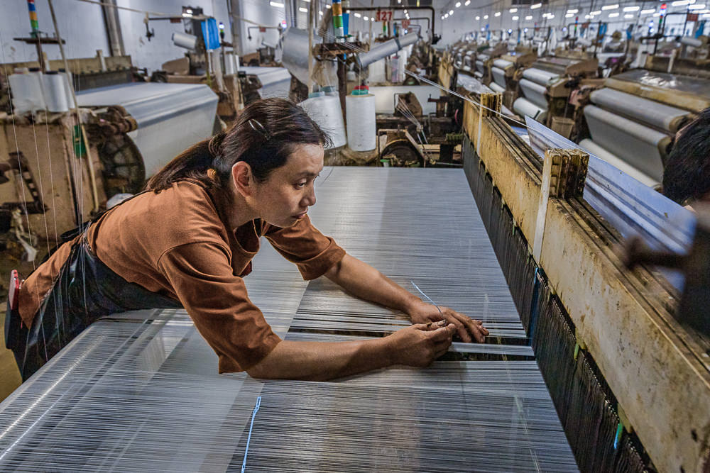 蚕花之乡织工忙(组照)