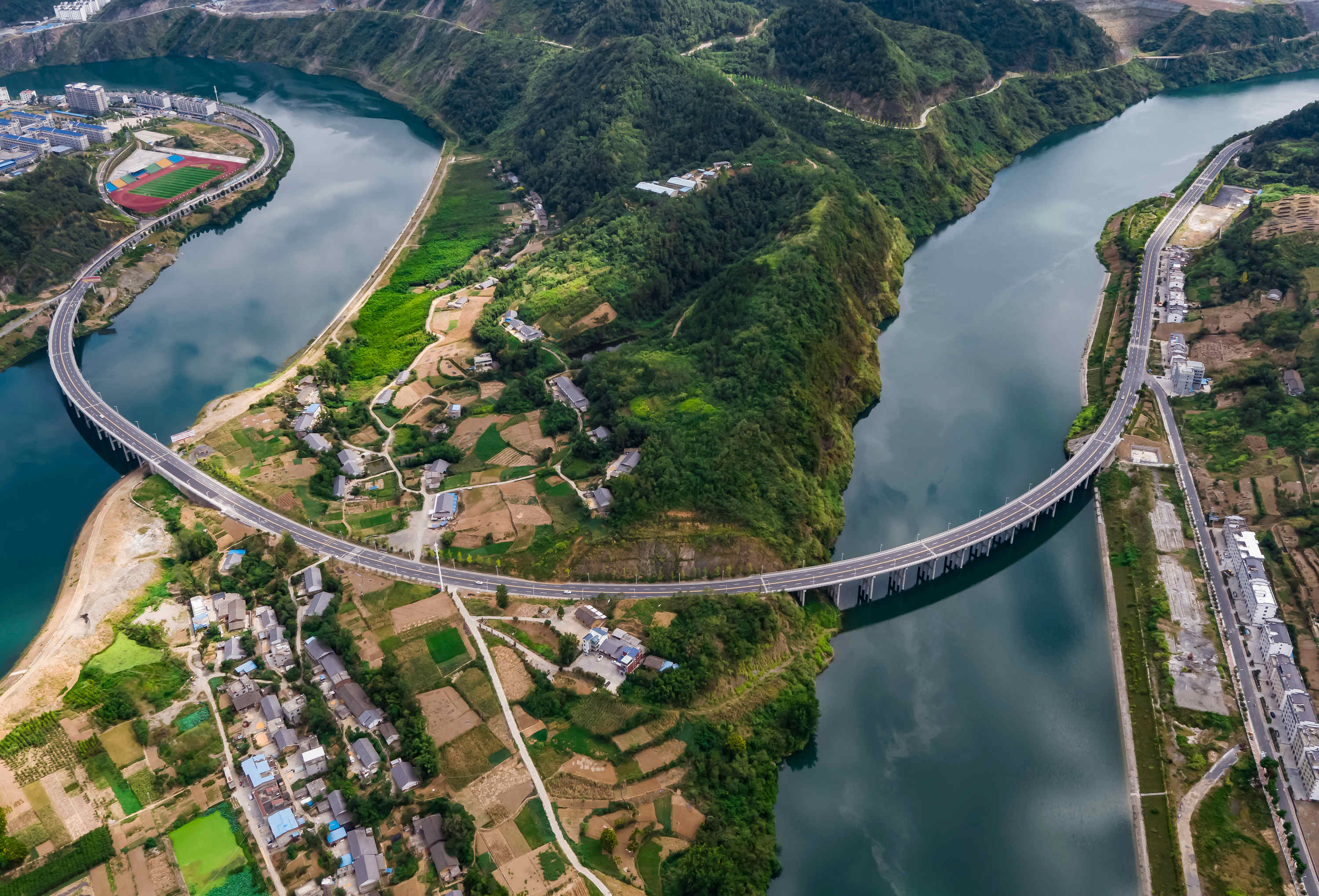 2018年9月 2日拍摄的 346国道湖北省十堰市竹山县潘口乡潘口一,二号