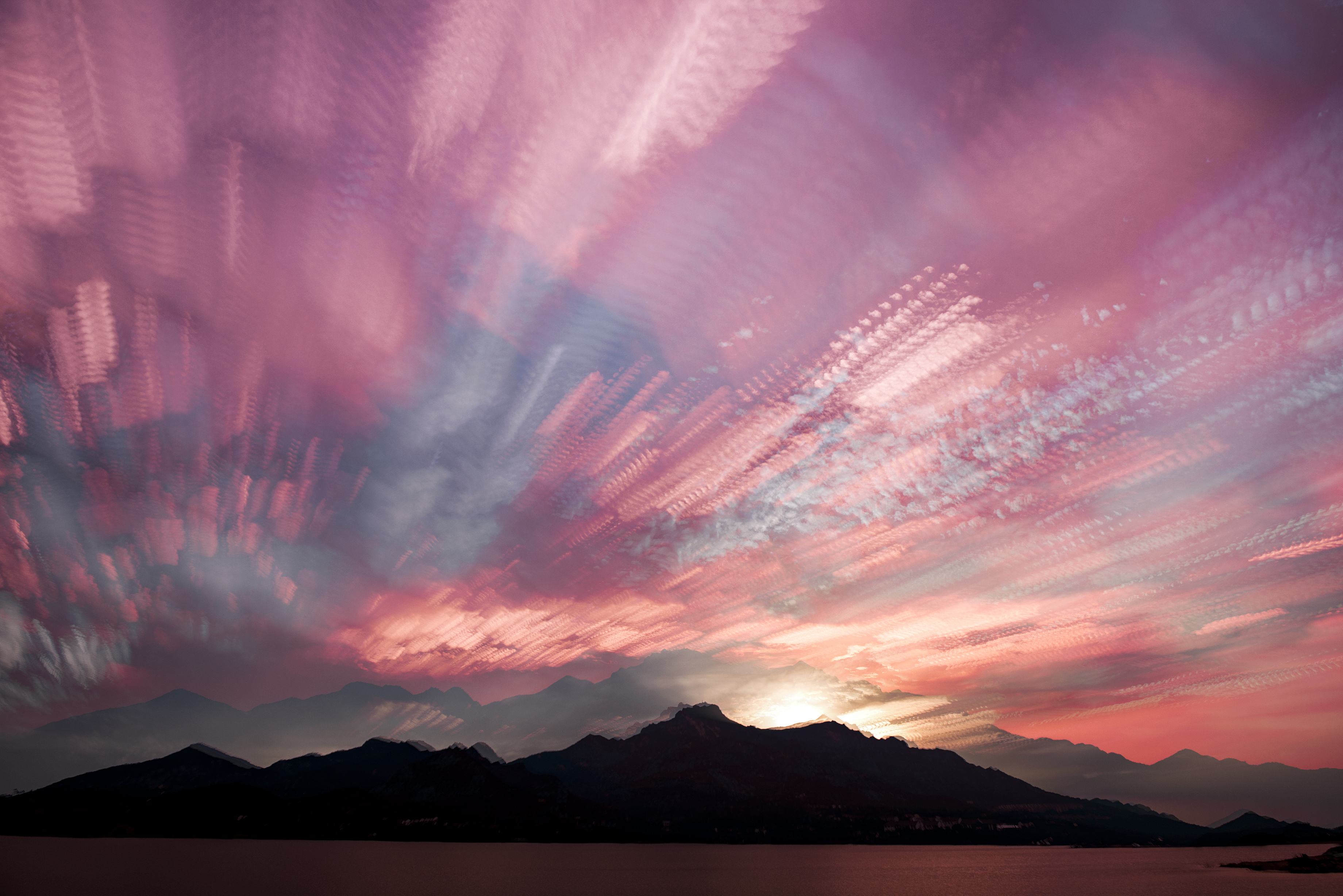 绚丽多彩的泰山晚霞