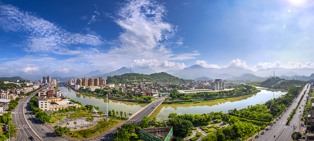 《风光两岸映桃源》永春桃城.jpg