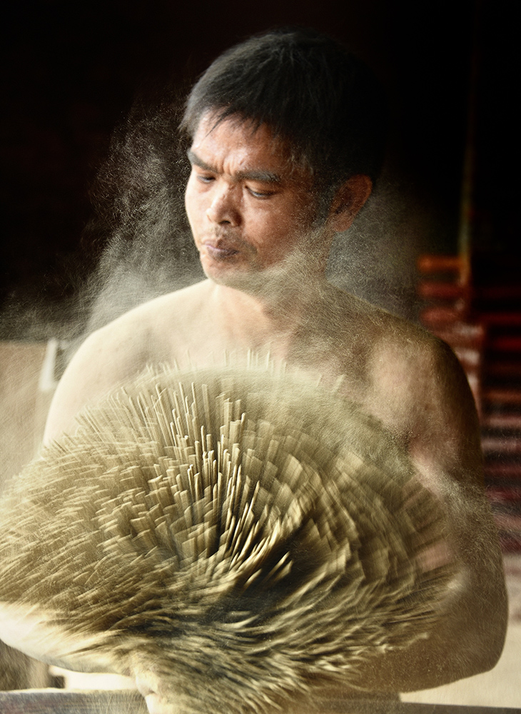 区 69 篾香工人   20180414摄于福建省泉州市永春县达埔镇篾香厂