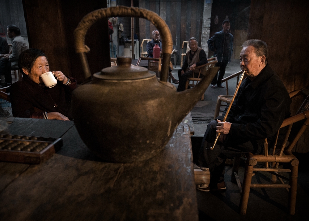 凌晨到老茶馆喝茶的一对老夫妻. img_0167