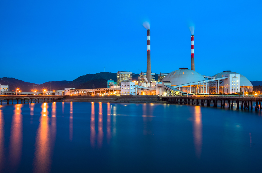 夜色华电,摄于2017,7,10,福建省连江县可门港华电发电厂夜色.jpg.jpg
