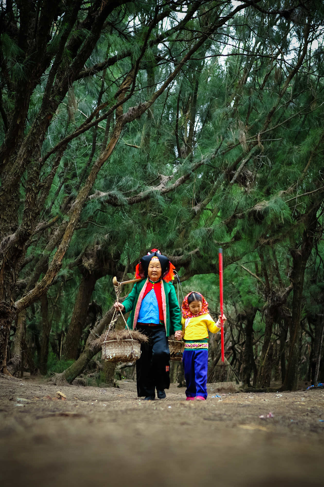 《祖孙情》王胜 18965551314中化泉州石化有限公司 拍摄地:惠安.jpg