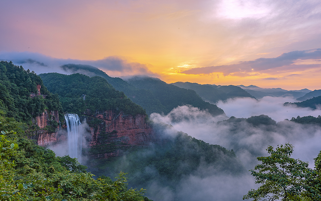 如画重庆四面山水