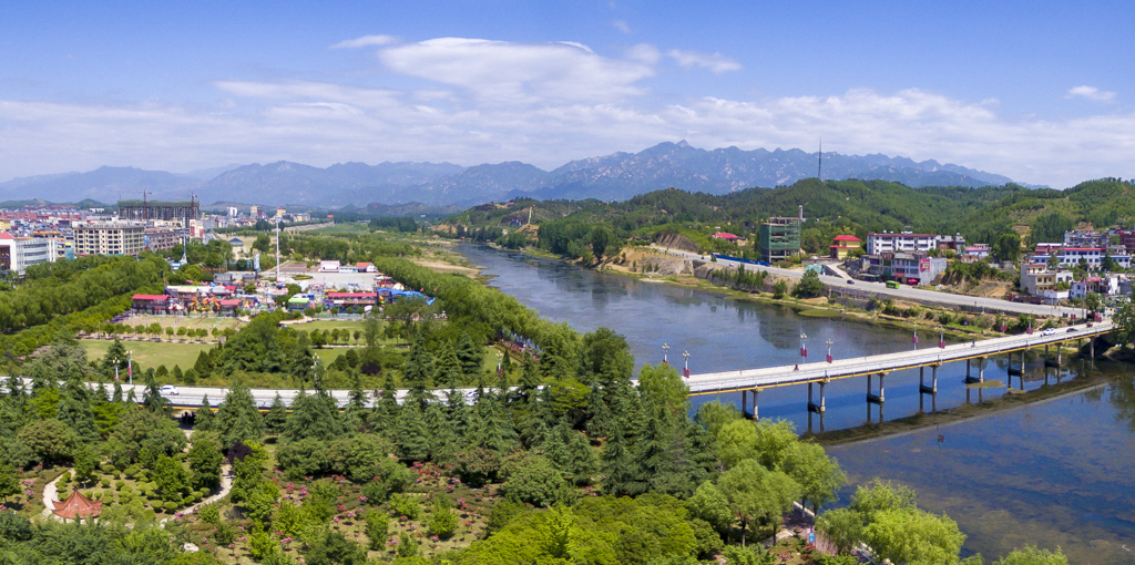 拍摄地点:  南召县城区滨河公园